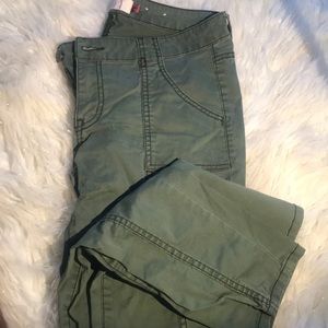 Army green cargo pant